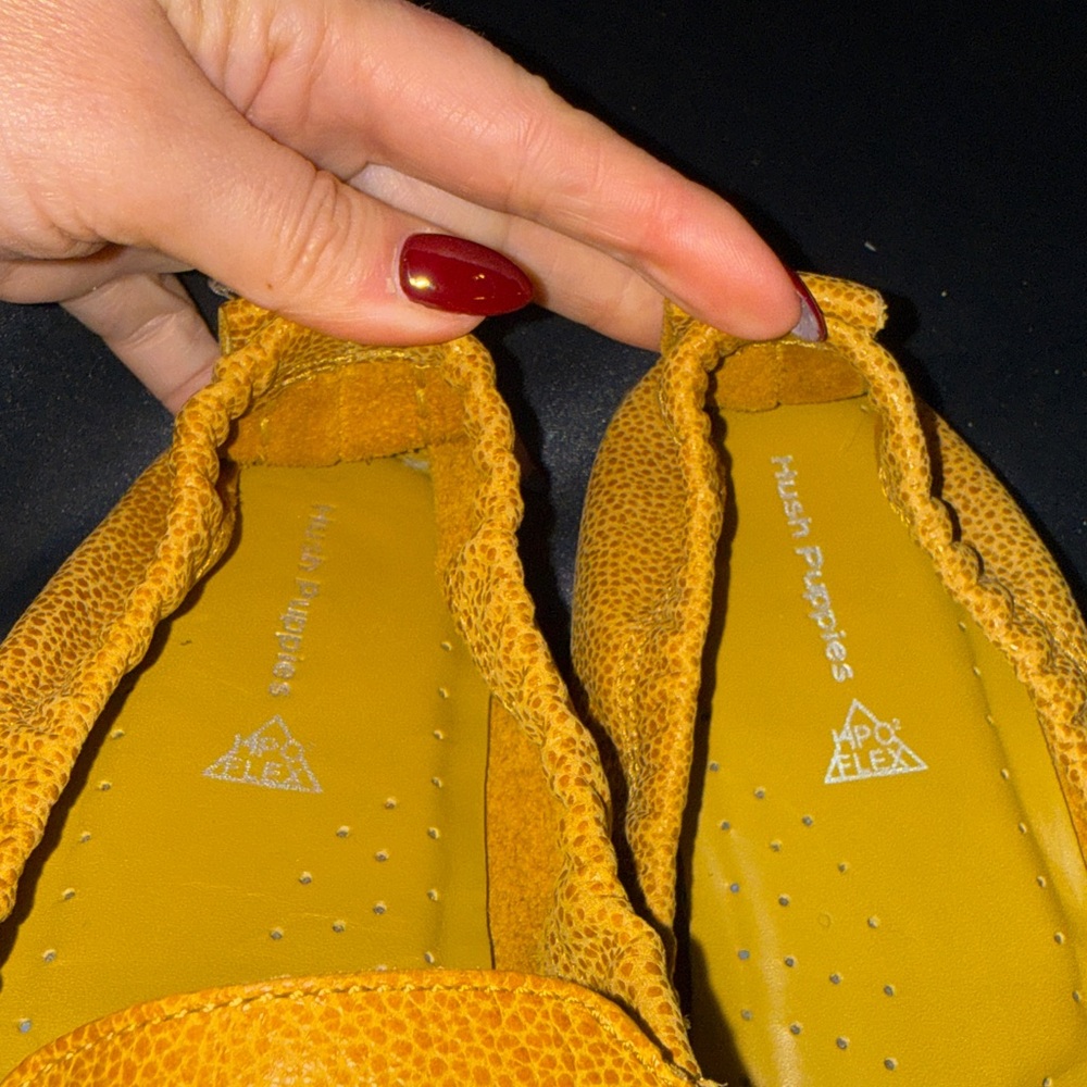 Hush Puppies Mustard Yellow Leather Moccasins size 8.5 - Picture 8 of 9